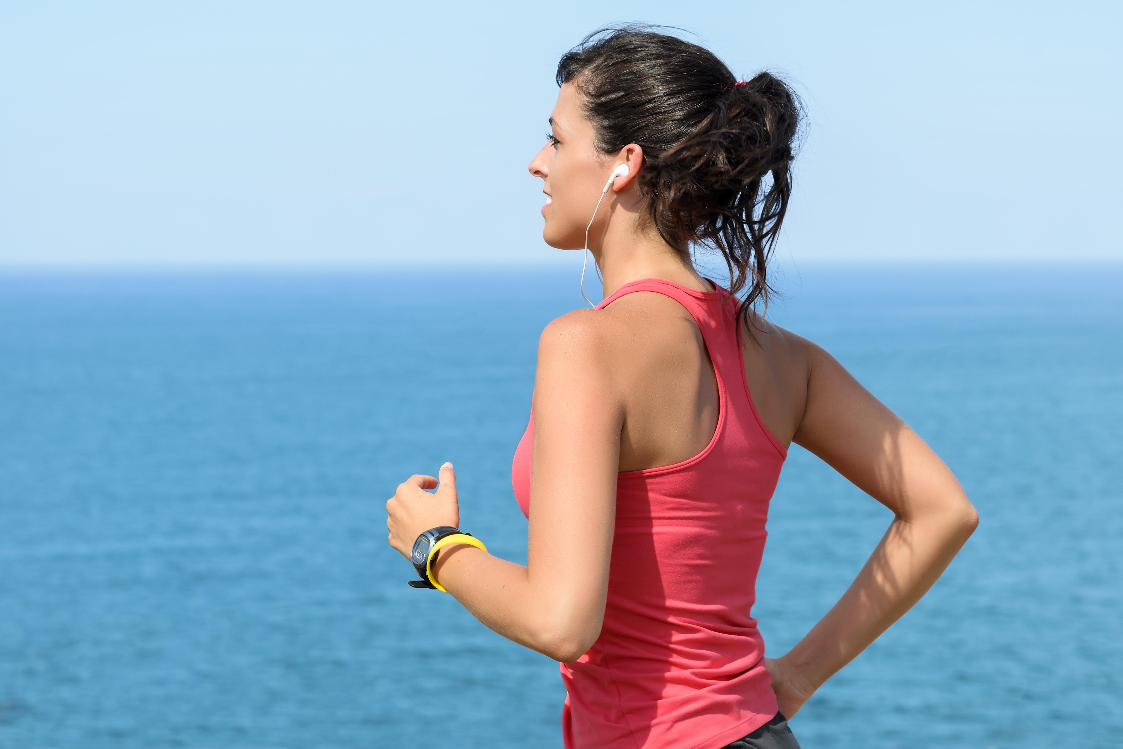 מלון The View בוזניקה מראה חיצוני תמונה A woman jogging